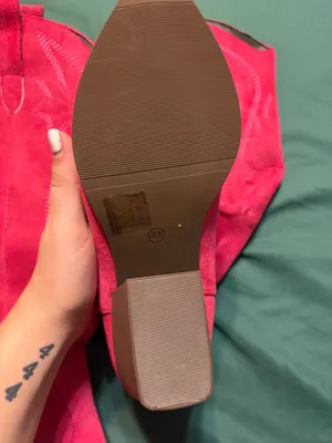 woman’s boots Pink Size 10.5 thumbnail 2