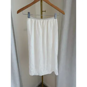 Women's Straight & Pencil Skirt White Floral Embroidered Elastic Waist Pull On thumbnail 2