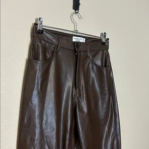 Abercrombie & Fitch The 90’s Straight Ultra High Rise‎ Faux Leather Pant Size 27 thumbnail 4