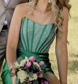 Abby Paris Prom dress thumbnail 2