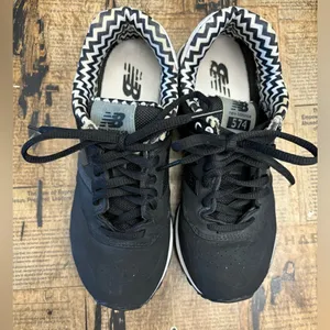 New Balance 574 Black & White Sneakers Women’s Size 5 thumbnail 12