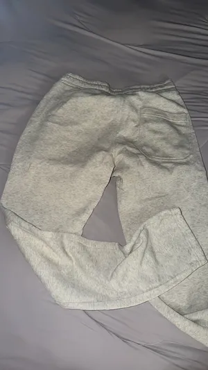 Essential sweatpants thumbnail 2