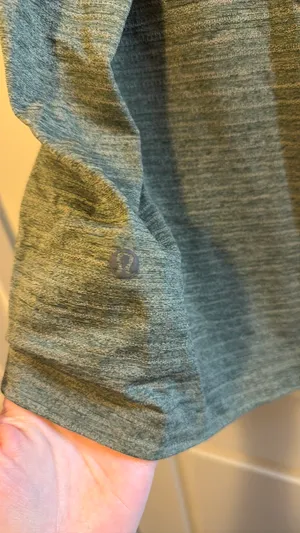Men’s Lululemon Shirt thumbnail 4