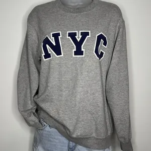 Fruit of the Loom Vintage NYC Crewneck Gray Sweatshirt, Size Small thumbnail 3