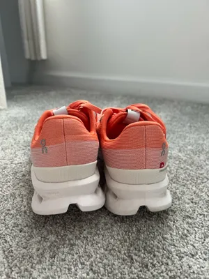 On Cloud Running Shoes thumbnail 5