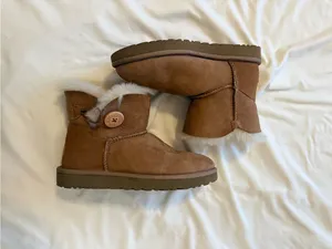 UGG | Mini Bailey Button ll Chestnut  Boots | 6 thumbnail 3