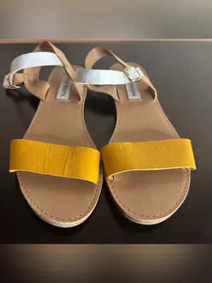 Steve Madden Yellow Front-Strap Sandals with Neutral Wrap Straps thumbnail 6