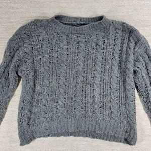 American Eagle Cable Knit Sweater Womens Small Gray Soft Cropped Crewneck Cozy thumbnail 3