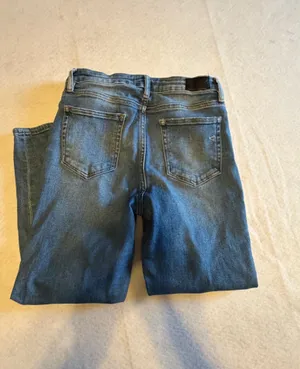 Hidden Jeans Mid Rise Straight Leg Denim in Faded Wash Size 29 thumbnail 4