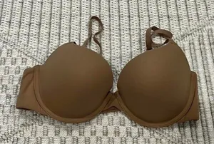 Skims Fits Everybody Push-up Bra thumbnail 1