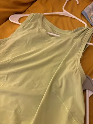 lululemon athletica Light Green Tank Top ventilated size 8 Woman’s thumbnail 4