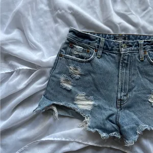 Abercrombie & Fitch Annie High Rise Short thumbnail 3