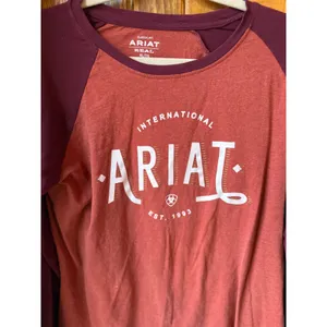 Ariat Long Sleeve Baseball Tee‎ size XL Burgundy Raglan Graphic Shirt thumbnail 4