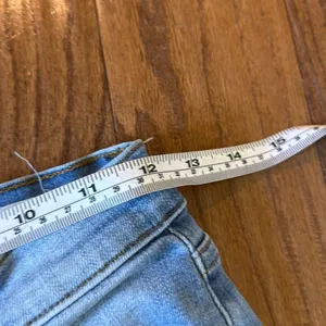 Frame Le High skinny distressed knee jeans size 26 thumbnail 9