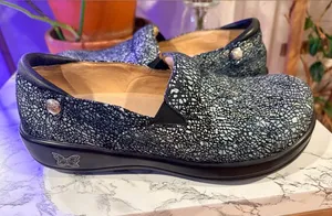 Alegria women’s Slip-On Loafer in Black and White Crackle thumbnail 1