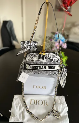 Dior cosmetic pouch  thumbnail 1