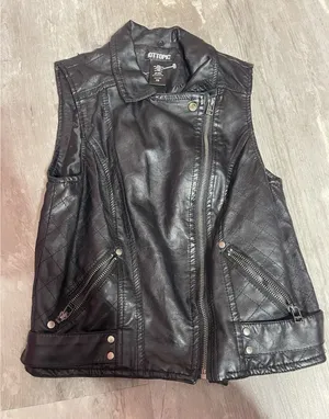 Hot Topic Black Moto‎ Vest XS Faux Leather Asymmetrical Bad Kitty C-0083 thumbnail 1
