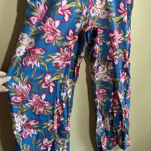 Old Navy Floral Wide Leg Palazzo Pants Medium Blue Pink Womens Rayon Tropical thumbnail 2