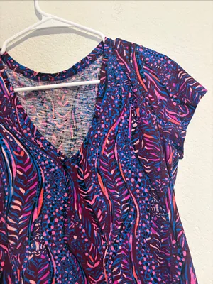 Lilly Pulitzer relaxed fit Navy Tee with Pink & Purple Abstract Print medium thumbnail 4