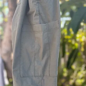 Old Navy Women’s Olive Poplin High Rise Tapered Cargo Elastic Cuff Jogger Size L thumbnail 4
