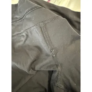 Lululemon Black Crop Leggings Size 4 Athleisure Running Workout Pants‎ thumbnail 4