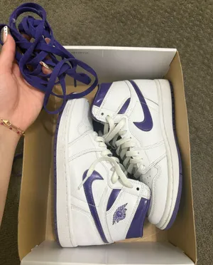 Nike Jordan 1 High OG  thumbnail 1