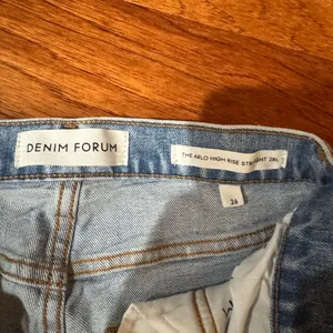 Denim Forum Aritzia Arlo High Rise Straight Jeans Size 26 thumbnail 5
