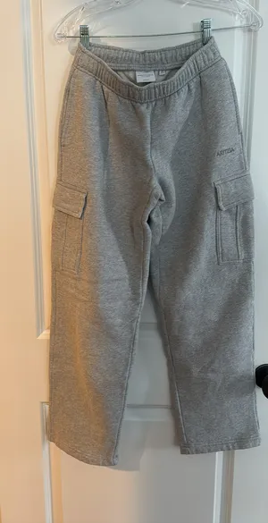 Aritzia Mega Sweatpants Cargo Fleece Cozy thumbnail 1