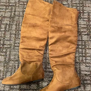 Amazon Brown Suede Ankle Boots thumbnail 1