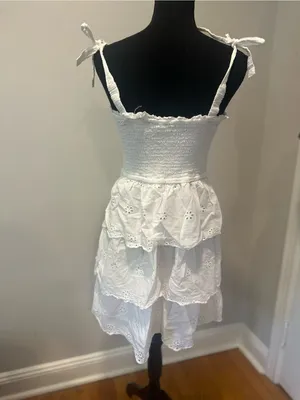 Sincerely Jules white sundress Sz:L smocked bodice tiered eyelet ruffled Dress. thumbnail 2