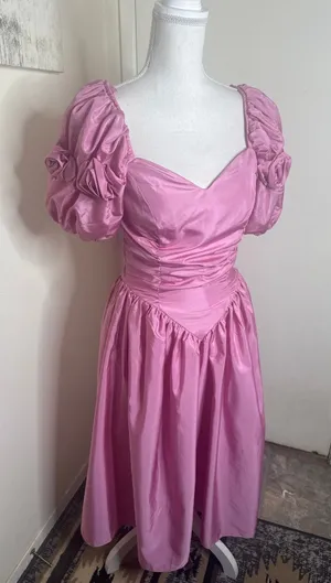 VTG 70s Pink Taffeta Formal Gown-Sweetheart Ruched Puff Sleeve Princess Basque thumbnail 1