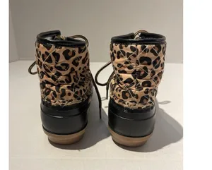 Magellan Outdoors Insulated Leopard Print and Black Duck/Rain Boots Size 6B thumbnail 4