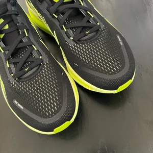 New NIKE Vomero 18 Black Volt Cyber thumbnail 4