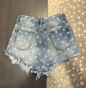 Superdown Jean shorts with stars thumbnail 2