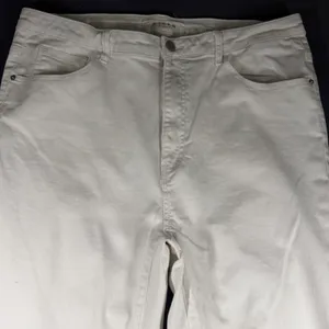 Risen Flare Jeans Womens 2XL Plus White High Rise Frayed Raw Hem Stretch Denim thumbnail 2
