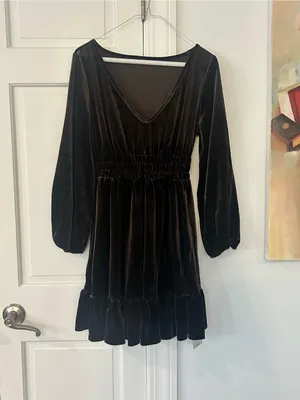Halara NWT Everyday Deep V Neck Long Sleeve Ruffled Hem Velvet Mini Chill Dress Small thumbnail 3
