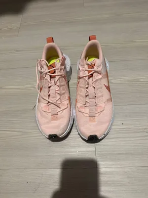 Nike Sneakers thumbnail 2