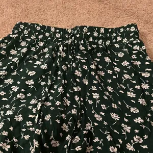 Princess Polly‎ green floral skirt 0 thumbnail 4