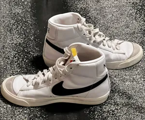 Womens sz7.5 Nike blazer mid '77 vintage high top shoes thumbnail 3