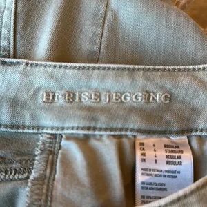 American Eagle Green Next Level Stretch Hi-Rise Jegging size 4 thumbnail 3