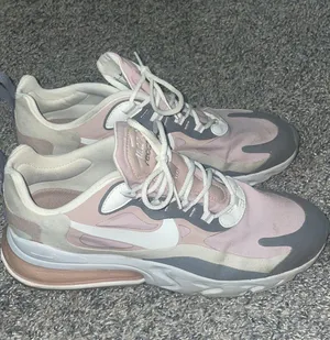 Nike Air Max 270 React thumbnail 1