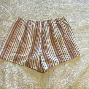NWT Urban Renewal Urban Outfitters Pastel 90s Striped Shorts thumbnail 2