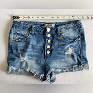 refuge Distressed Button Front Jean Shorts
Size‎ 6 thumbnail 5