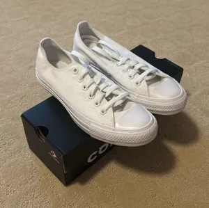 Brand new white converse thumbnail 1
