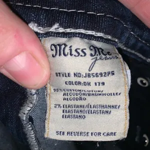 Miss Me bling blue fleur de lis festival Boyfriend Capri jeans thumbnail 3