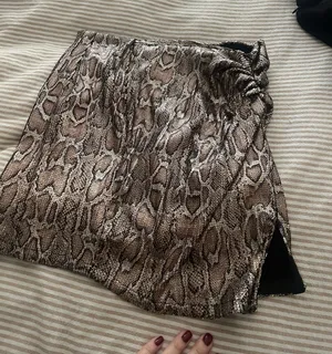 Zara skirt  thumbnail 1