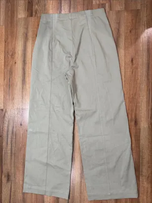 ALO Yoga High-Rise Wide-Leg Pants in Sage thumbnail 4