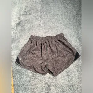 Lululemon athletica Hotty hot short long Heather Gray Athletic Shorts 4” size 6 thumbnail 9
