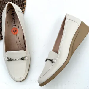 LiftStride Womens Shoes Beige Mini Wedge Loafer Slip On Size 10W thumbnail 1