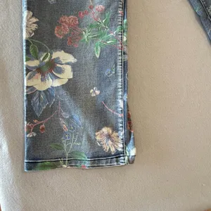 Women's Denim Floral Stamped Jeans Size Large #260709 thumbnail 4